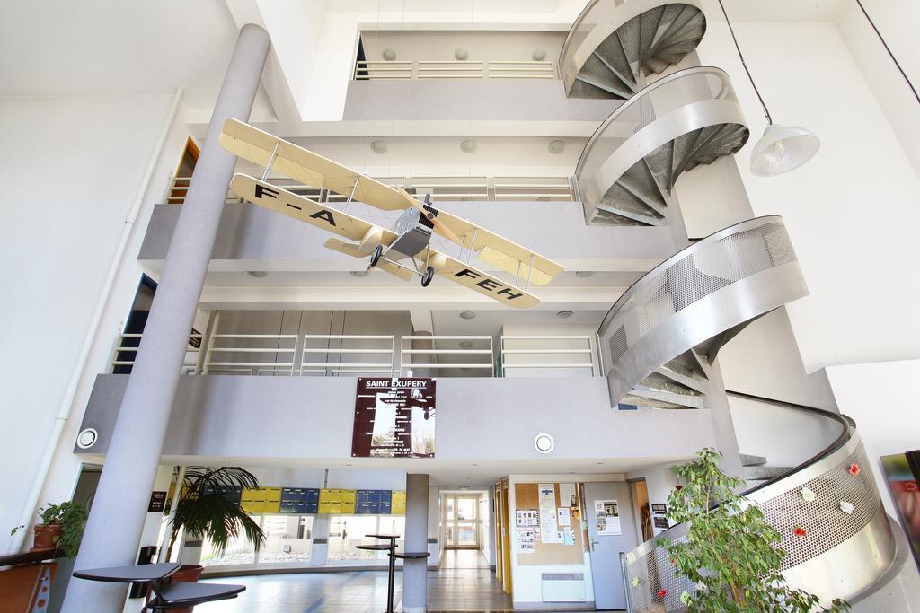 Gsa Residence Saint Exupery 瓦尔邦讷 外观 照片